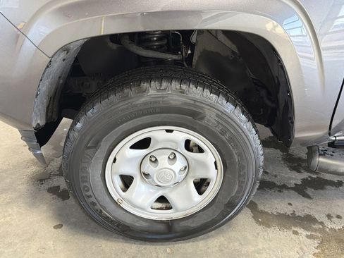Used 2022 Toyota Tacoma SR w/ SR Convenience Package image 10