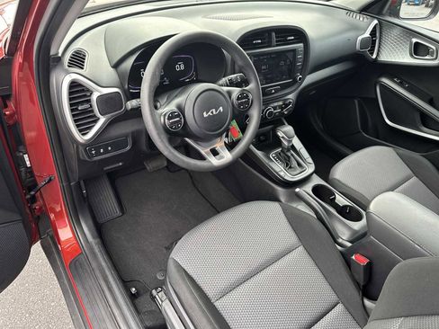 Used 2023 Kia Soul LX image 8
