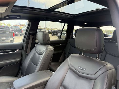 Used 2024 Cadillac XT6 Premium Luxury FWD image 10