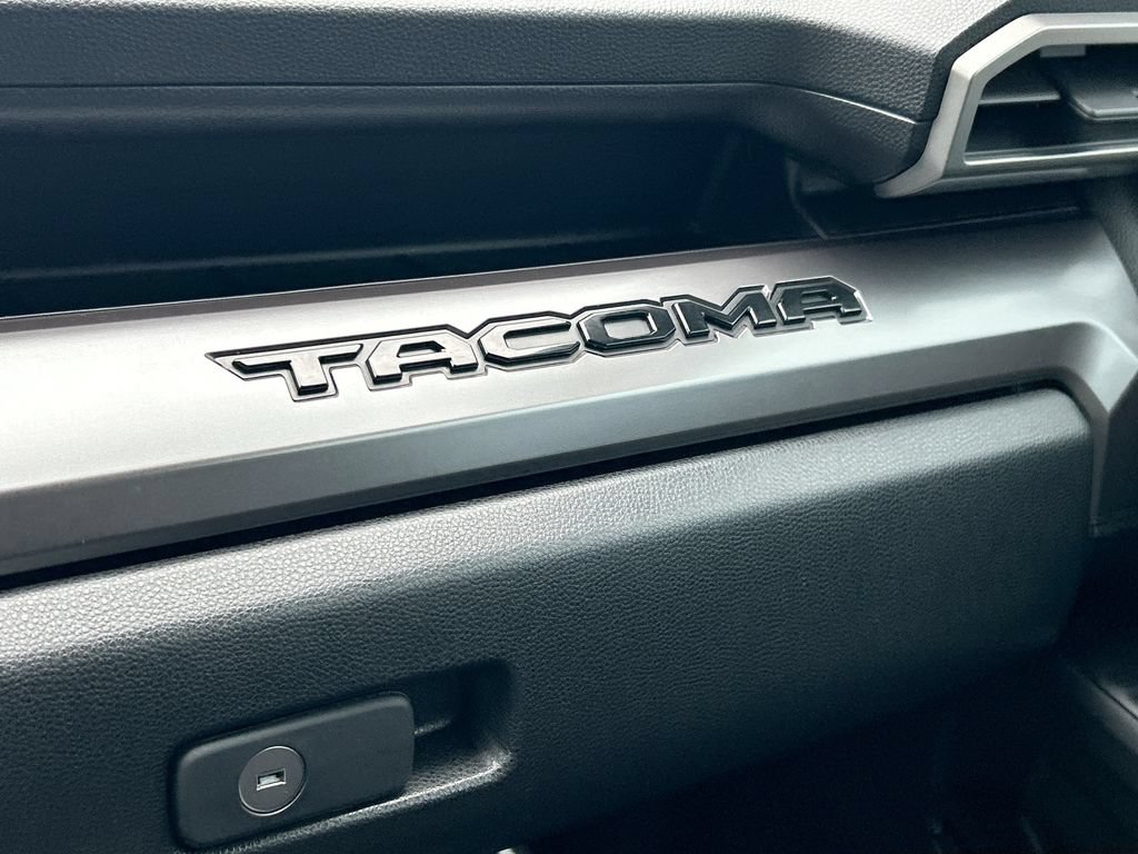 Used 2025 Toyota Tacoma SR5 AWD/4WD image 20