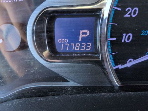 Used 2013 Toyota Sienna XLE image 16