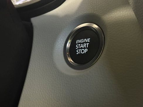 Certified 2025 Toyota Corolla SE image 27