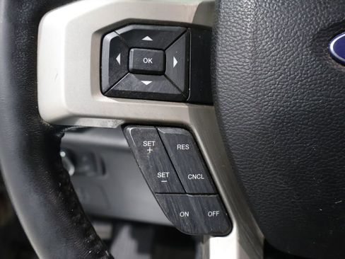 Used 2017 Ford F150 Lariat image 36