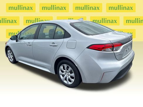 Used 2025 Toyota Corolla LE FWD image 12