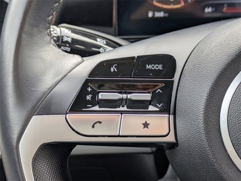 Certified 2025 Hyundai Elantra Limited image 25