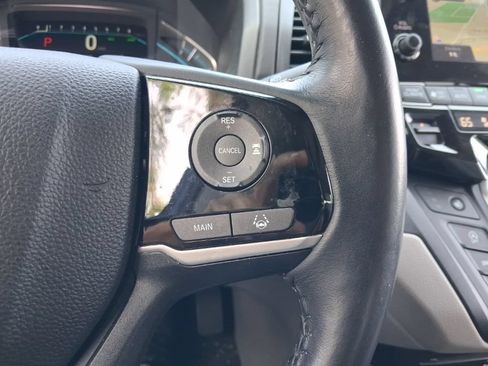Used 2018 Honda Odyssey Touring image 32
