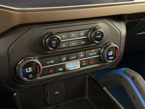 Used 2023 Ford Bronco Outer Banks AWD/4WD image 24