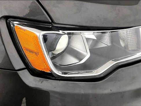 Used 2019 Jeep Grand Cherokee Limited image 27