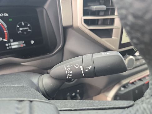 Used 2026 Toyota Tundra Limited AWD/4WD image 25