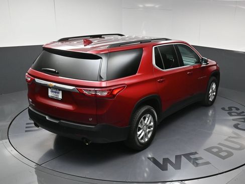 Used 2021 Chevrolet Traverse LT FWD image 34