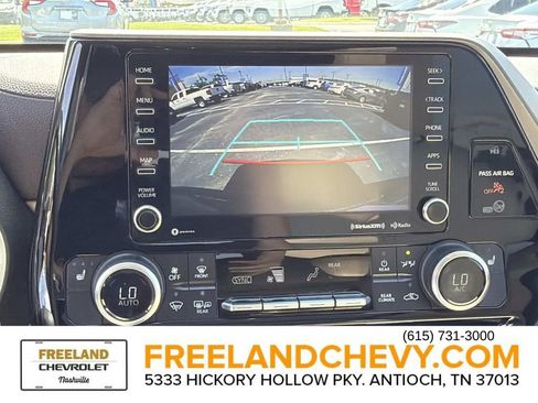 Used 2020 Toyota Highlander XLE FWD image 38