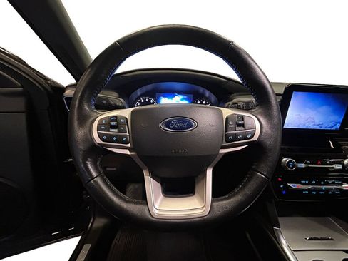 Used 2022 Ford Explorer Limited w/ Equipment Group 301A AWD/4WD image 12