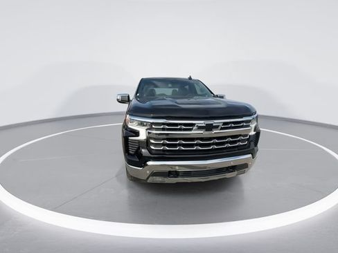 Used 2024 Chevrolet Silverado 1500 LTZ AWD/4WD image 3