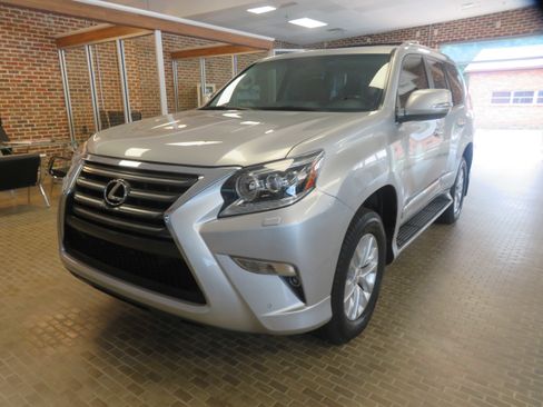 Used 2018 Lexus GX 460 Premium w/ Premium Package AWD/4WD image 1
