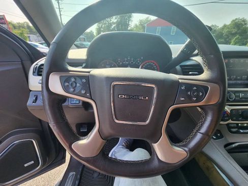 Used 2016 GMC Yukon XL Denali w/ Open Road Package AWD/4WD image 24