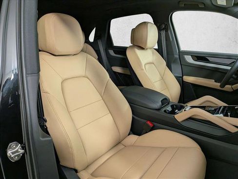 New 2026 Porsche Cayenne image 24
