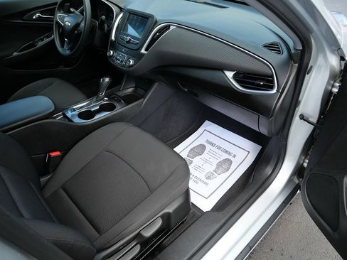 Used 2018 Chevrolet Malibu LS FWD image 17