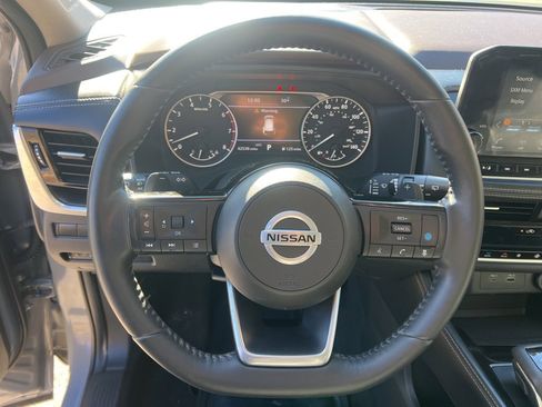 Used 2021 Nissan Rogue SL w/ Premium Package image 13