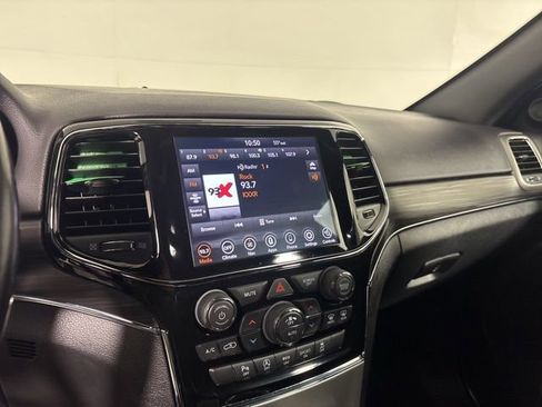 Certified 2019 Jeep Grand Cherokee Limited w/ Trailer Tow Group IV image 17