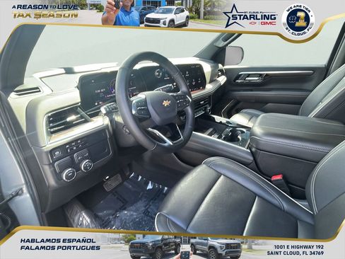 Certified 2025 Chevrolet Suburban Premier image 12