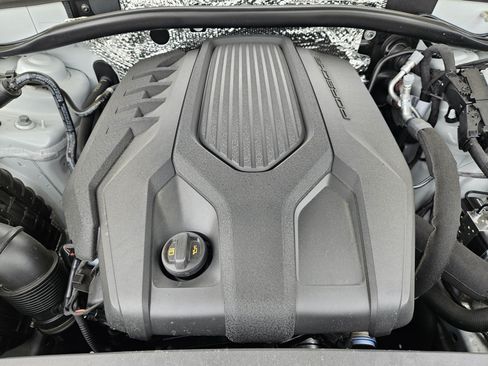 Certified 2026 Porsche Macan AWD/4WD image 30