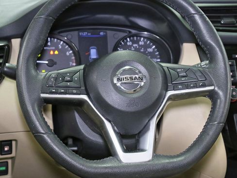 Used 2020 Nissan Rogue SV image 5