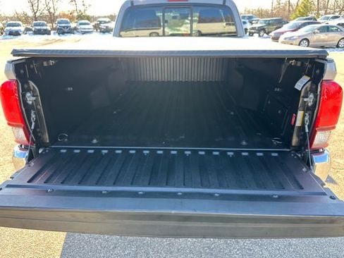 Certified 2021 Toyota Tacoma SR5 image 34