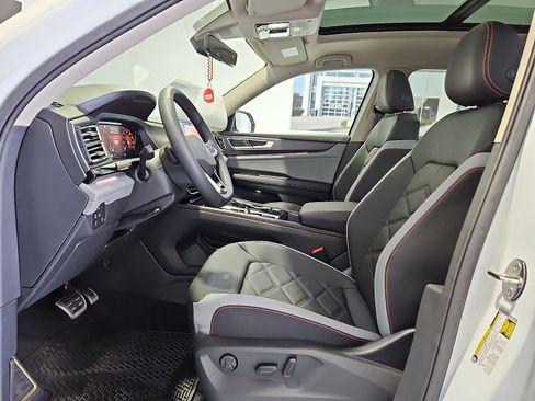 New 2026 Volkswagen Atlas Peak Edition AWD/4WD image 13