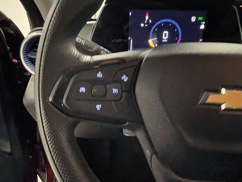 Used 2025 Chevrolet Trax LT FWD image 32
