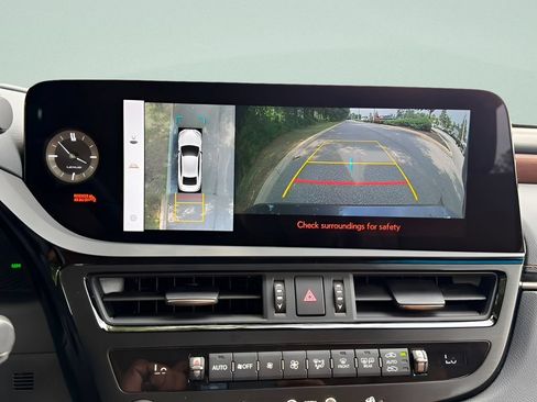 Used 2025 Lexus ES 350 Ultra Luxury FWD image 16