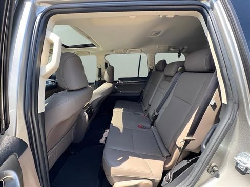 Used 2021 Lexus GX 460 Premium w/ Premium Package AWD/4WD image 13