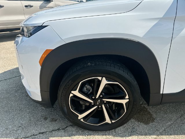 Used 2023 Chevrolet TrailBlazer RS w/ Convenience Package AWD/4WD image 43