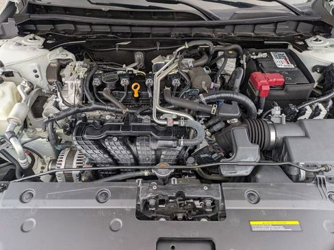 Used 2022 Nissan Altima 2.5 SR FWD image 12