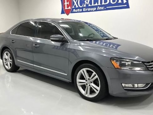Used 2014 Volkswagen Passat TDI SEL Premium FWD image 2