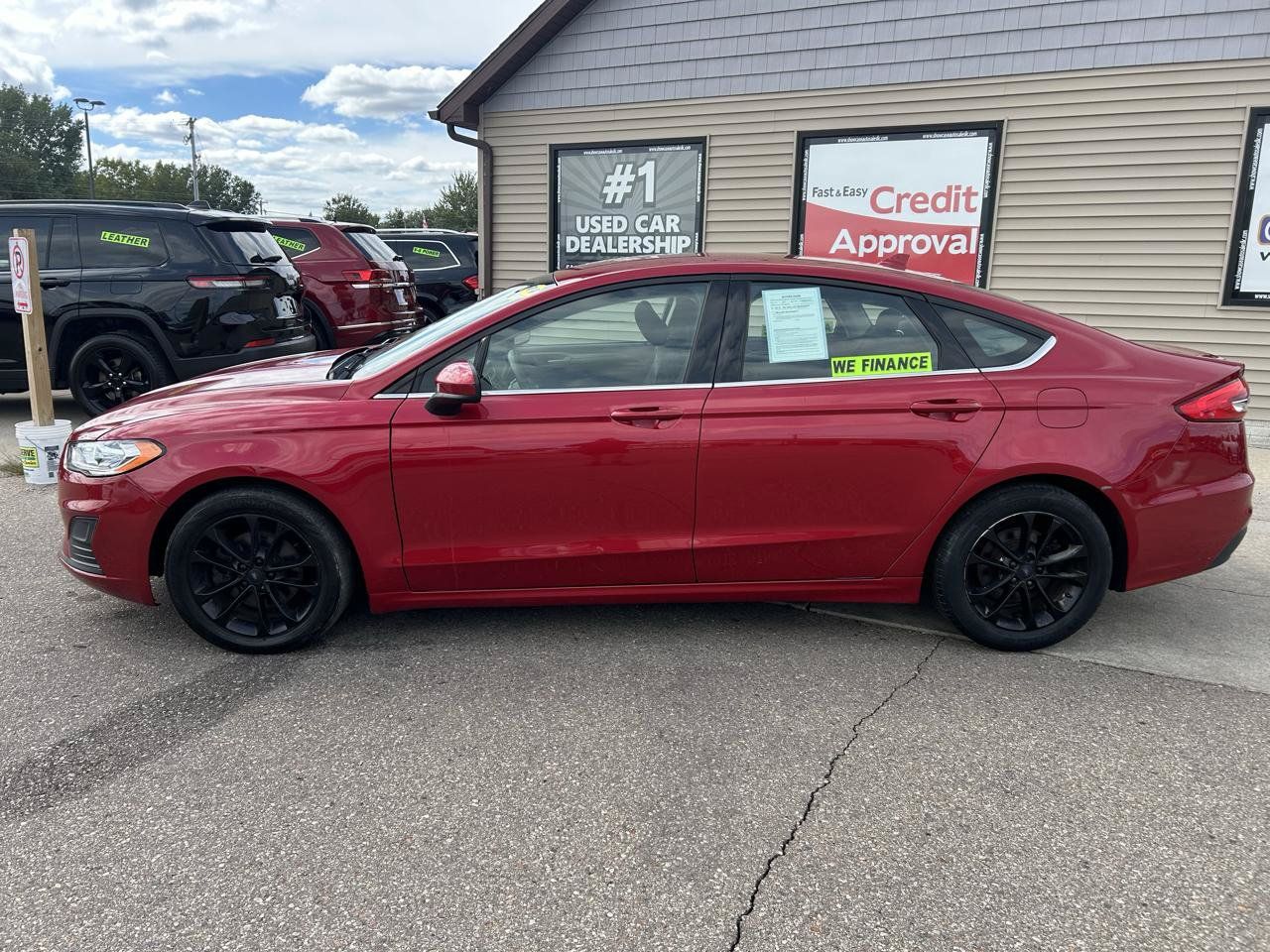 Used 2020 Ford Fusion SE FWD image 8
