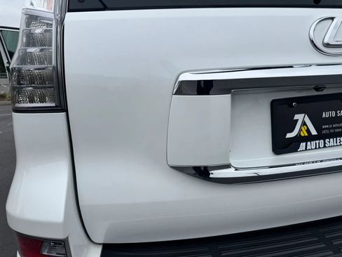Used 2014 Lexus GX 460 w/ Premium Package AWD/4WD image 15