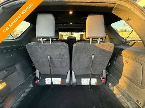 Used 2018 Ford Explorer XLT w/ Equipment Group 202A AWD/4WD image 30
