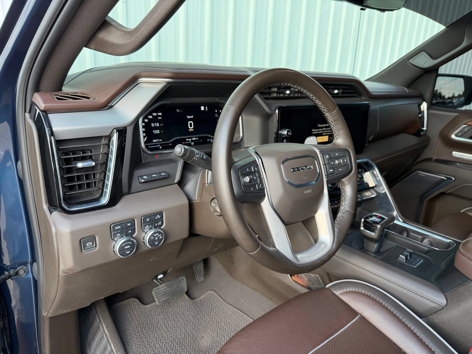 Used 2023 GMC Sierra 1500 Denali w/ Denali Reserve Package AWD/4WD image 24