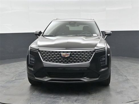 Used 2024 Cadillac XT4 Premium Luxury image 9