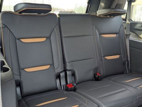 Used 2023 GMC Yukon AT4 w/ LPO, Floor Liner Package image 28