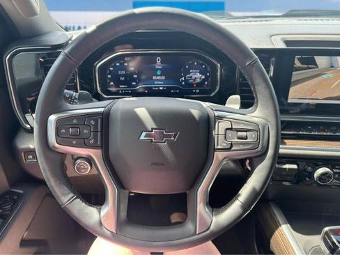 Used 2025 Chevrolet Silverado 1500 LT Trail Boss AWD/4WD image 18