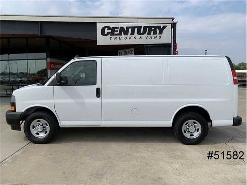 Used 2020 Chevrolet Express 2500 image 4