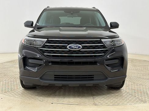 Used 2021 Ford Explorer XLT RWD image 6