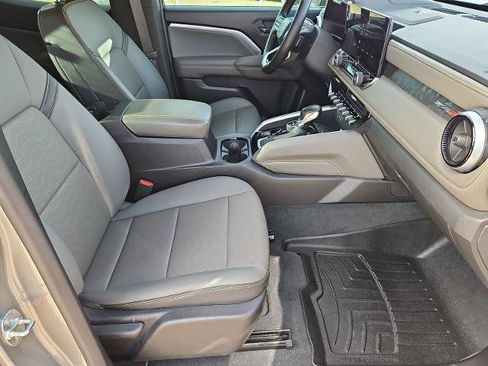 Certified 2024 Chevrolet Colorado ZR2 w/ ZR2 Convenience Package III AWD/4WD image 26