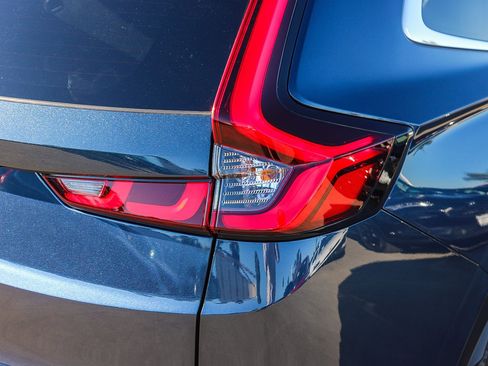 Certified 2025 Honda CR-V EX image 10