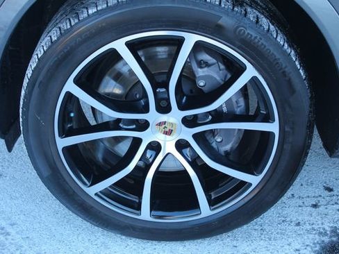 Certified 2023 Porsche Cayenne Coupe image 15