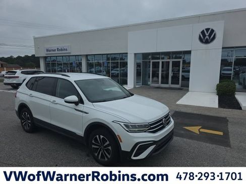 Used 2022 Volkswagen Tiguan S FWD image 1