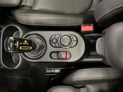 Certified 2024 MINI Cooper SE image 27