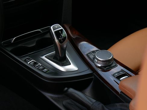 Used 2018 BMW 440i Convertible w/ M Sport Package RWD image 30