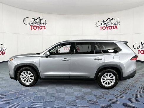 Used 2025 Toyota Grand Highlander AWD image 4